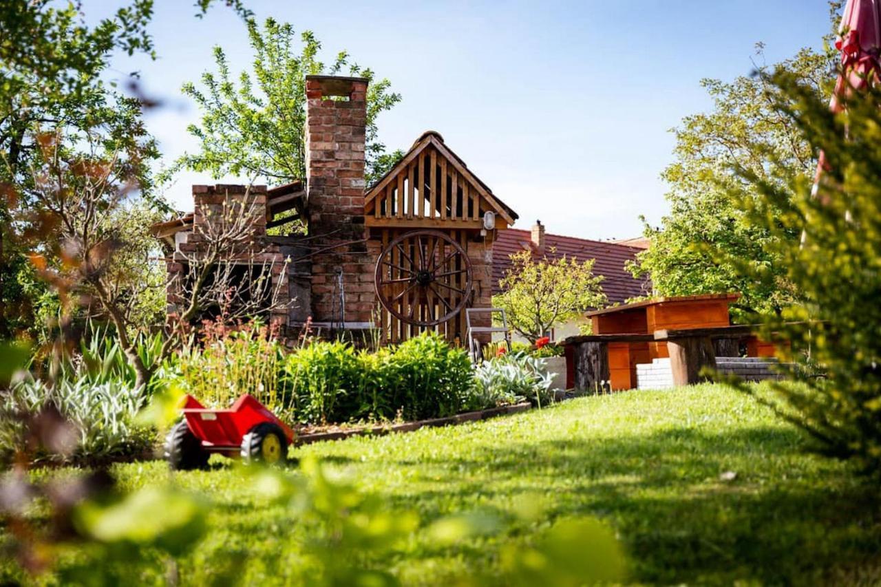 Hotel Rozmaring Vendeghaz Zengővárkony Exteriér fotografie