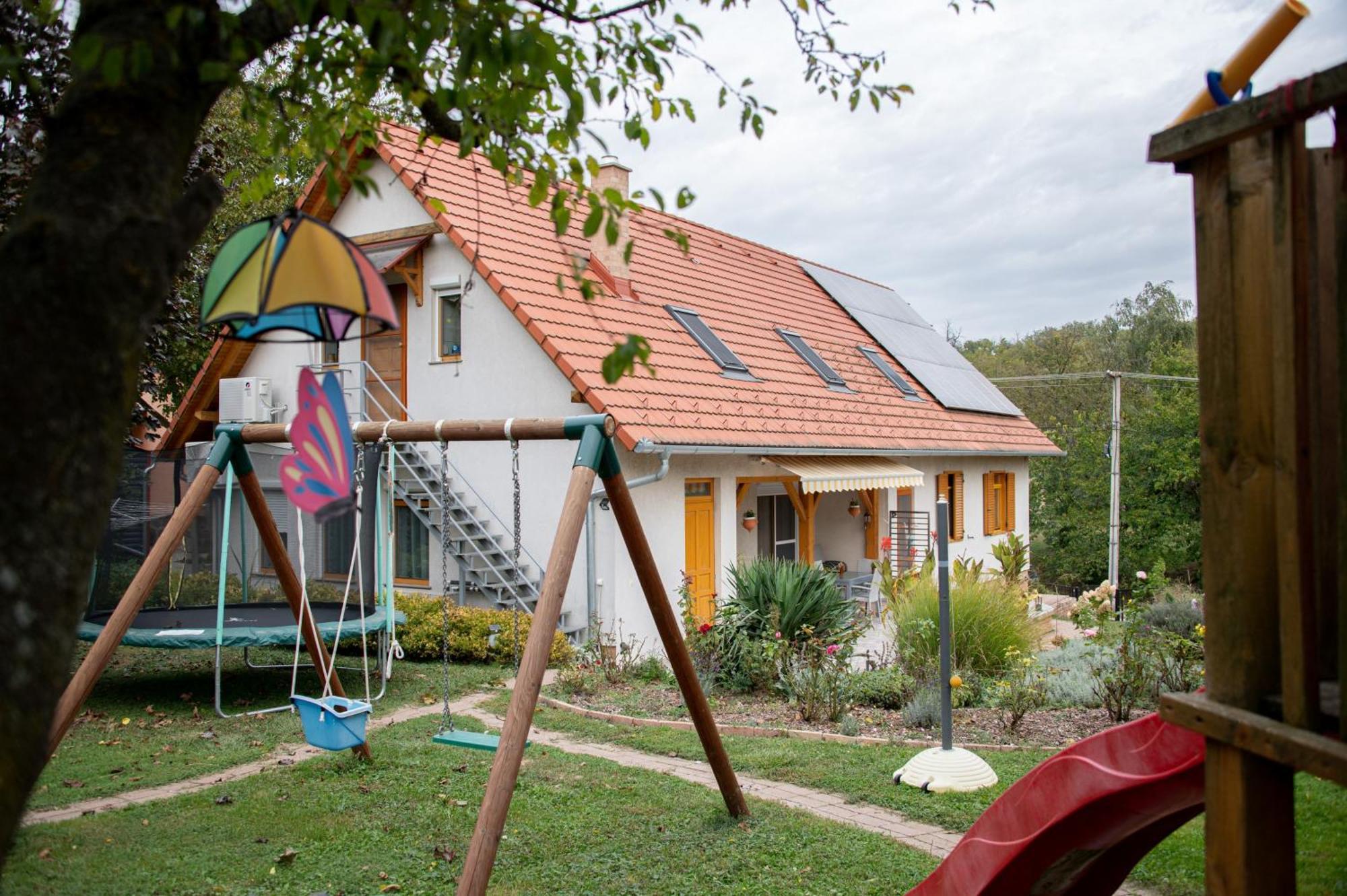 Hotel Rozmaring Vendeghaz Zengővárkony Exteriér fotografie