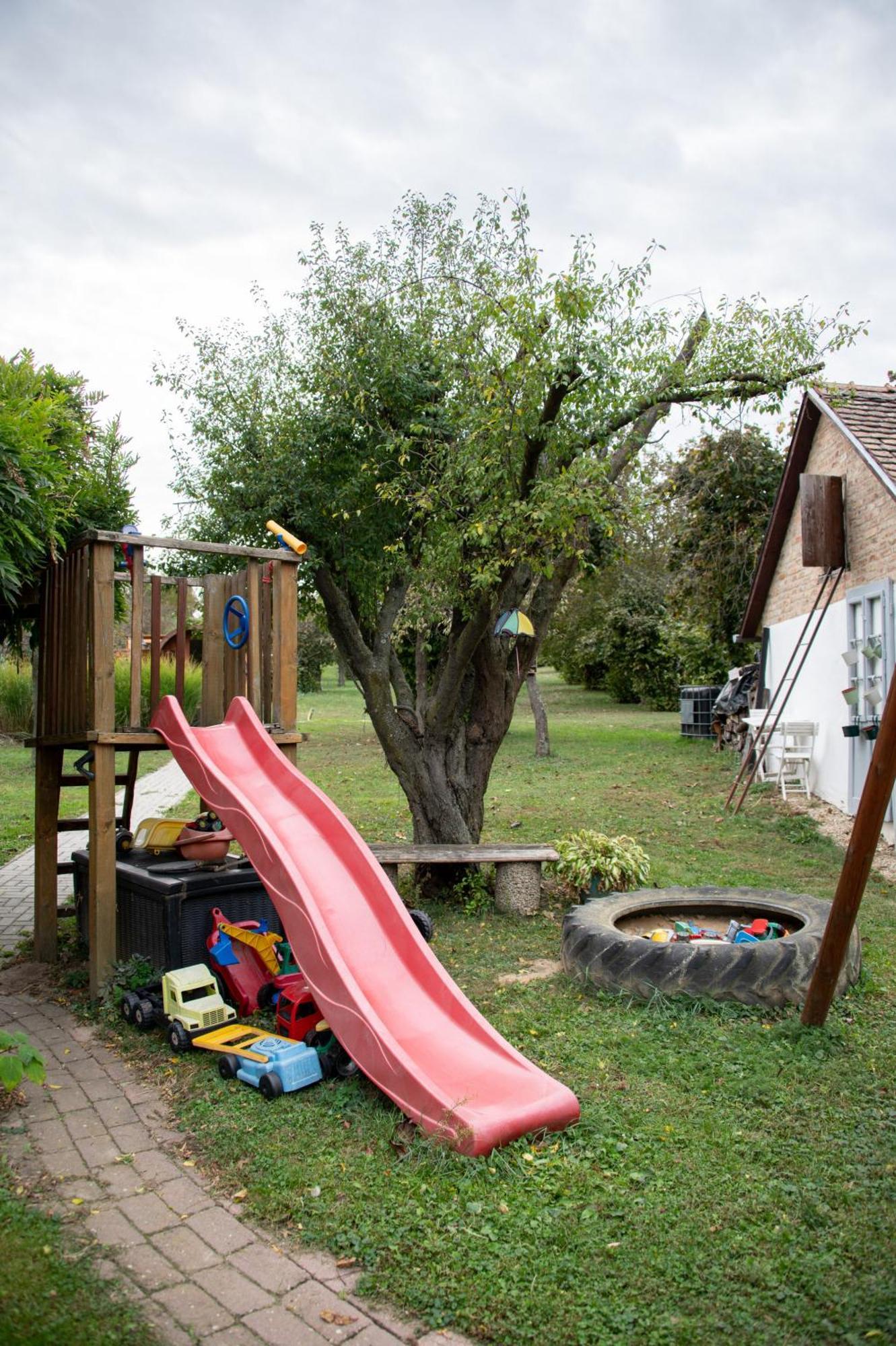 Hotel Rozmaring Vendeghaz Zengővárkony Exteriér fotografie