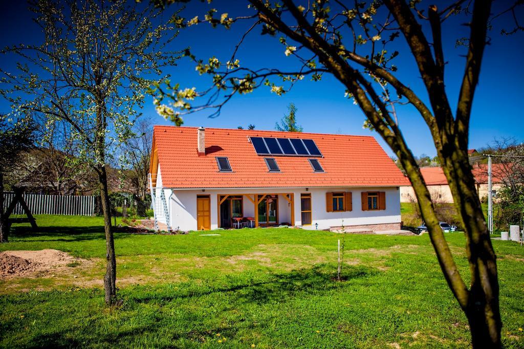 Hotel Rozmaring Vendeghaz Zengővárkony Exteriér fotografie