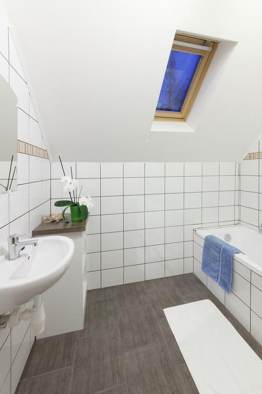 Hotel Rozmaring Vendeghaz Zengővárkony Pokoj fotografie